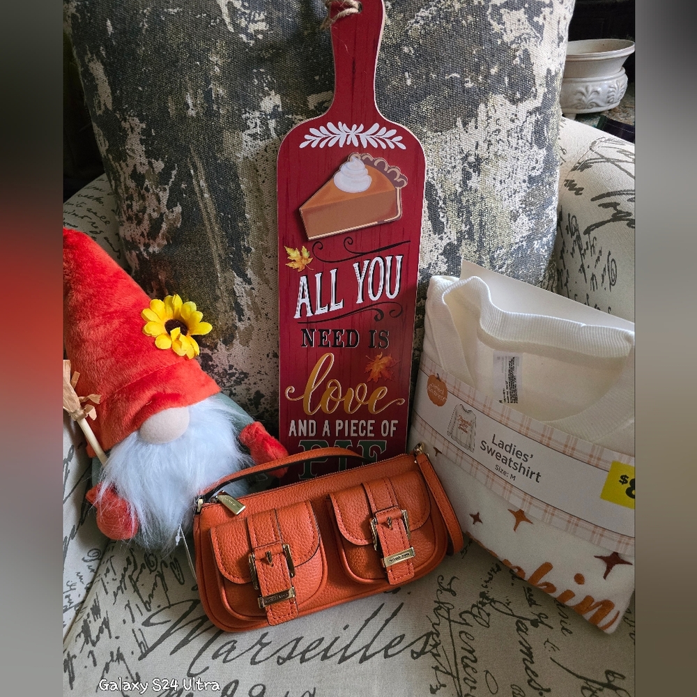 Ultimate Fall 4 Piece Set: Gnome, Sweatshirt, MK Purse NWT, & Fall Plaque NEW - Picture 3 of 10